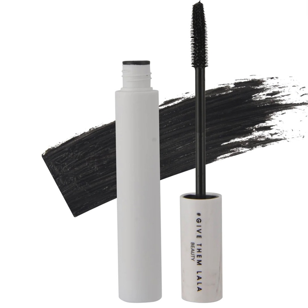 Give them lala beauty mascara